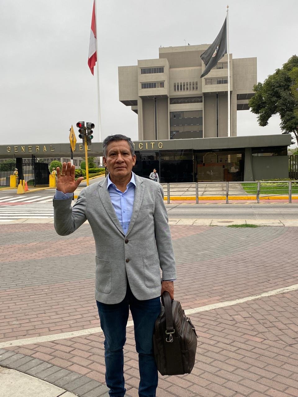 Foto de Escribio 2 libros Mario Clemente Cardenas